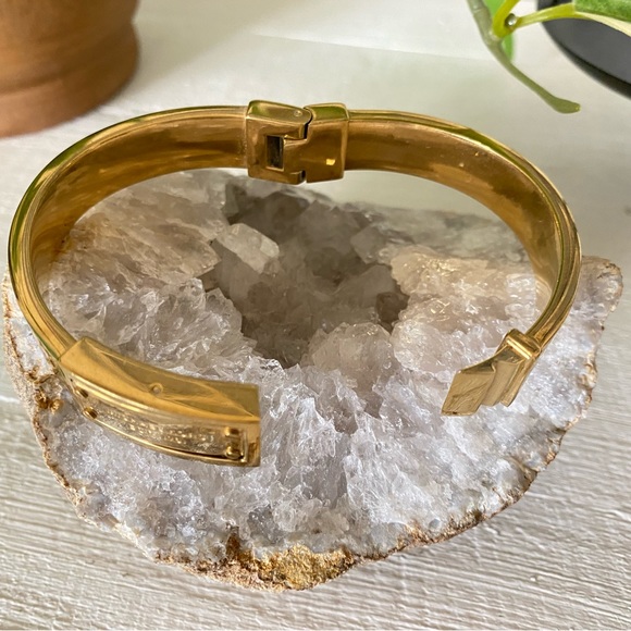 Michael Kors Gold plated Bracelet EUC - Picture 5 of 5